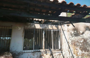 Επική γκάφα στα Χανιά: Αντί για τον Ιούδα… παραλίγο να κάψουν όλο το Γυμνάσιο Νέας Κυδωνίας! (φωτογραφίες)