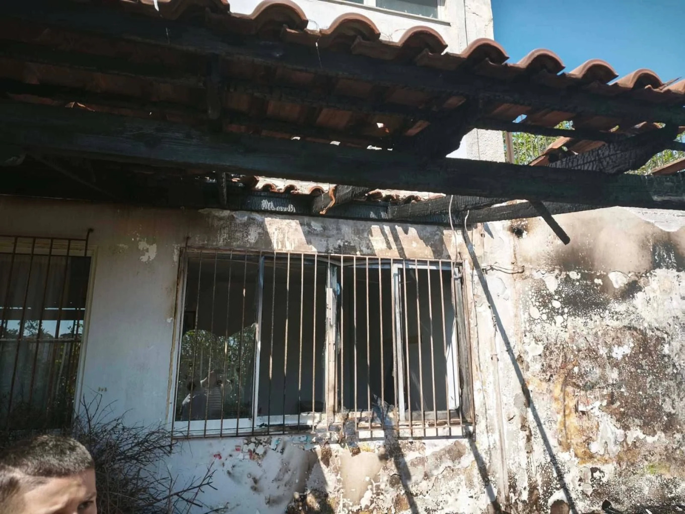 Επική γκάφα στα Χανιά: Αντί για τον Ιούδα… παραλίγο να κάψουν όλο το Γυμνάσιο Νέας Κυδωνίας! (φωτογραφίες)