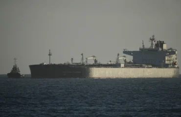 Δύο κινέζικα υπερδεξαμενόπλοια πέρασαν από τα Στενά του Ορμούζ