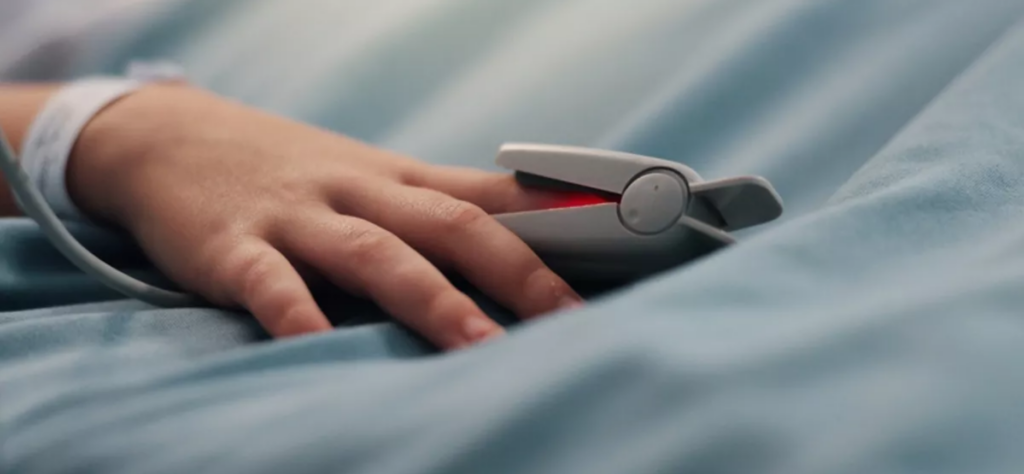 Θεσσαλονίκη: Αλλοδαπός επιχείρησε να σκοτώσει με σπασμένο γυαλί έναν 20χρονο – Σε κρίσιμη κατάσταση ο νεαρός