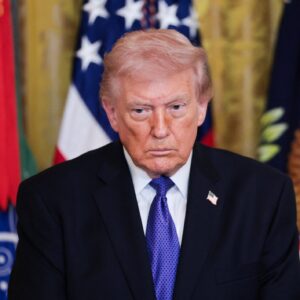 Ο Ν.Τραμπ προειδοποιεί το Ιράν με ναυτικό αποκλεισμό εάν δεν αποδεχθεί την συμφωνία