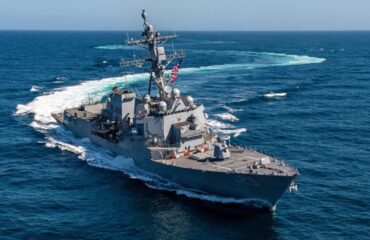 Βίντεο: Το Ναυτικό των «Φρουρών της Επανάστασης» προειδοποιεί αμερικανικά αντιτορπιλικά να αποχωρήσουν