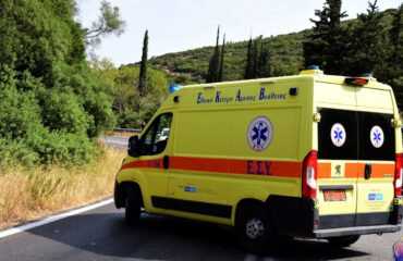 Αρτέμιδα: Οδηγός ΙΧ τραυμάτισε σοβαρά μοτοσικλετιστή – Τον άφησε στο δρόμο και έφυγε (βίντεο)