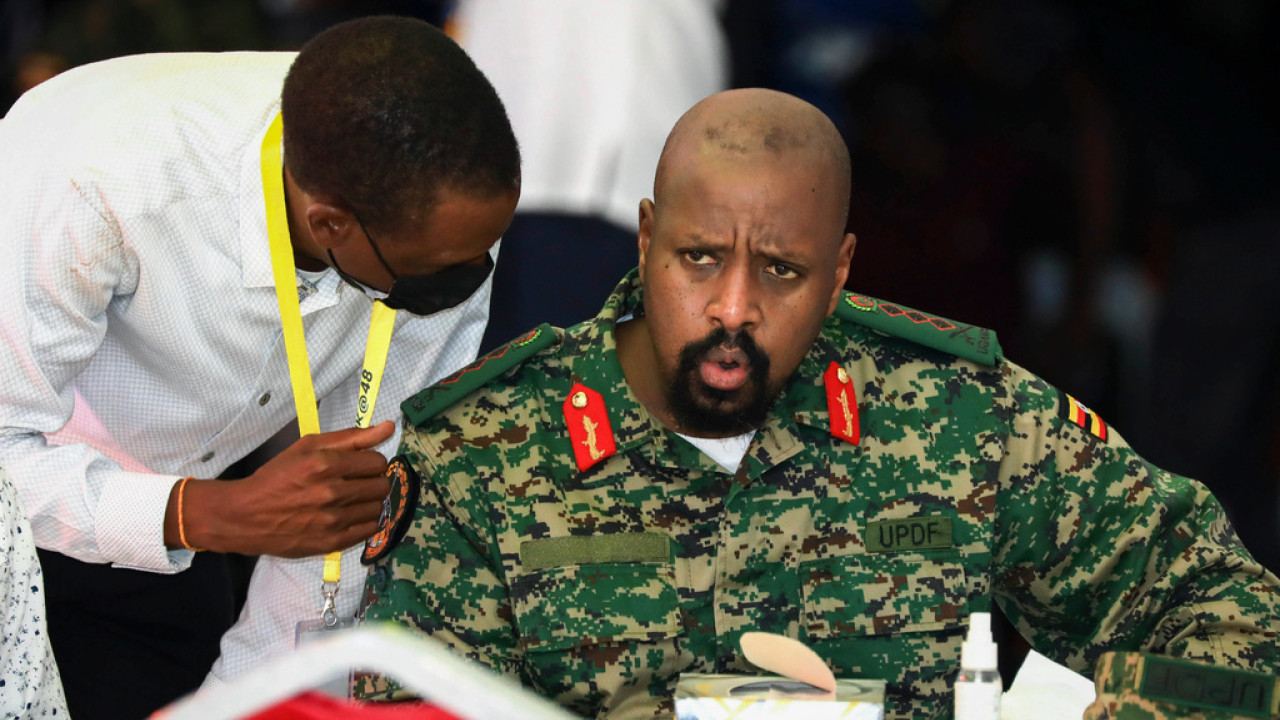 Ο αρχηγός του Στρατού της Ουγκάντα ​​απαίτησε 1 δισ. δολάρια από την Τουρκία και «την πιο όμορφη γυναίκα»!