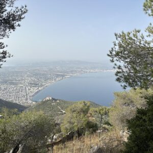 Αίσιο τέλος στην επιχείρηση εντοπισμού τεσσάρων νεαρών που είχαν χαθεί στα Γεράνεια όρη