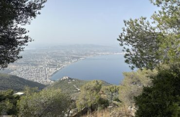 Αίσιο τέλος στην επιχείρηση εντοπισμού τεσσάρων νεαρών που είχαν χαθεί στα Γεράνεια όρη