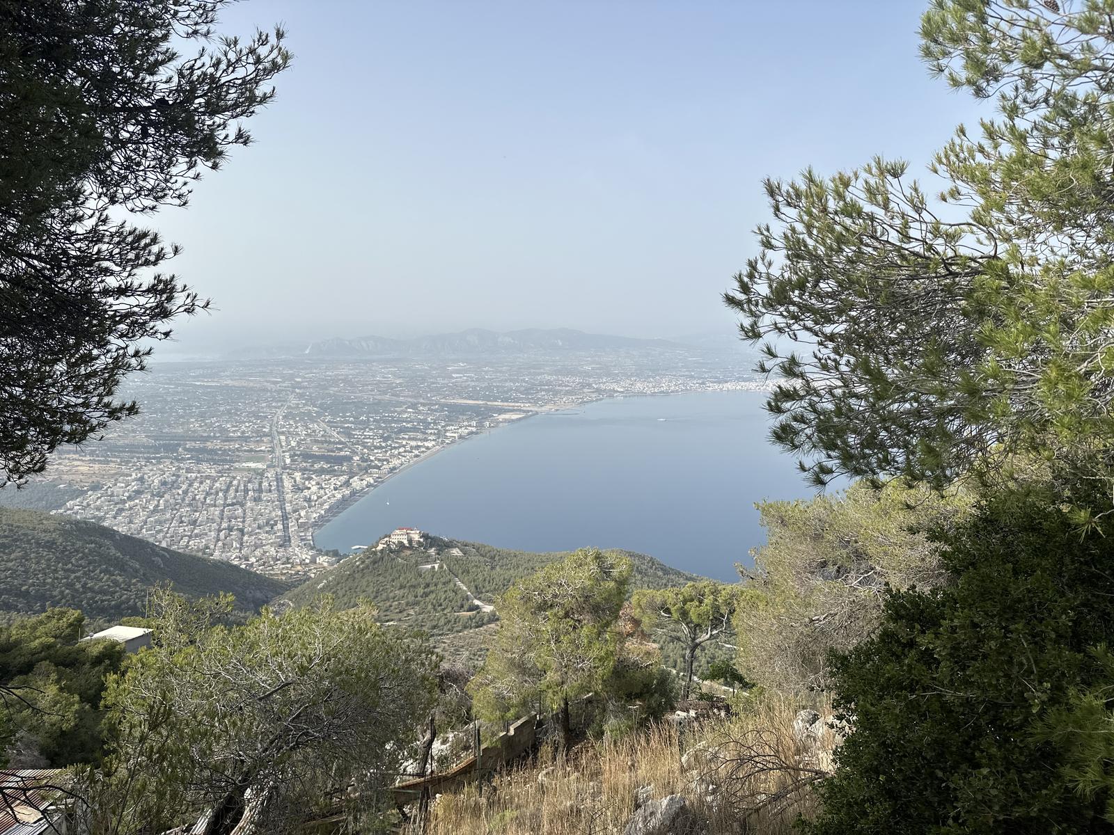 Αίσιο τέλος στην επιχείρηση εντοπισμού τεσσάρων νεαρών που είχαν χαθεί στα Γεράνεια όρη