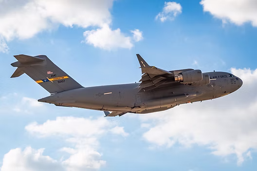 Συνεχείς πτήσεις αμερικανικών μεταγωγικών αεροσκαφών στην Μέση Ανατολή