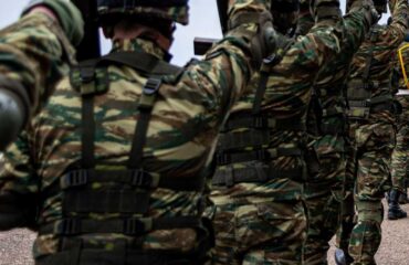 Μερίδες πείνας στους Έλληνες στρατιώτες ανήμερα του Πάσχα όταν οι ολιγάρχες «μασάνε» δισεκατομμύρια (φωτο)