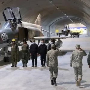 New York Times: Δημοσίευσαν δορυφορικές εικόνες από την επίθεση στην ιρανική υπόγεια βάση «Αετός 44» (βίντεο)