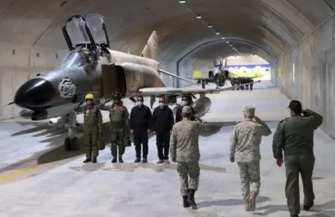 New York Times: Δημοσίευσαν δορυφορικές εικόνες από την επίθεση στην ιρανική υπόγεια βάση «Αετός 44» (βίντεο)