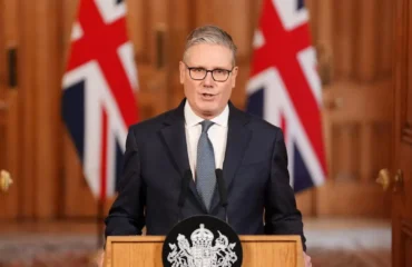 Κ.Στάρμερ: «Δεν υποστηρίζουμε τον αποκλεισμό των Στενών του Ορμούζ και των ιρανικών λιμανιών»