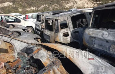 Ηράκλειο: Δείτε το απότοκο της καταστροφικής πυρκαγιάς σε μάντρα ενοικιαζόμενων αυτοκινήτων (βίντεο & φωτογραφίες)