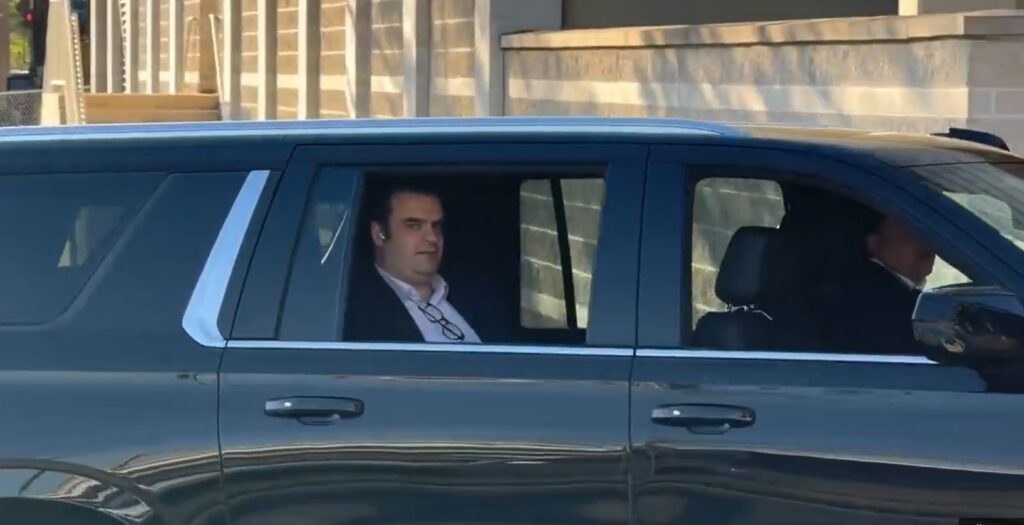 Μυστηριώδεις συναντήσεις: Τι γυρεύει ο Κ.Πιερακκάκης  στη σκοτεινή Λέσχη Μπίλντερμπεργκ;