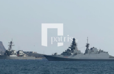 Χανιά: «Παρέλαση» πολεμικών πλοίων στη Σούδα – Έκπληκτοι έμειναν ντόπιοι και τουρίστες (φωτο)