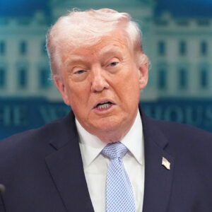 Ν.Τραμπ: «Δεν με ενδιαφέρει αν επιστρέψουν στις συνομιλίες οι Ιρανοί»