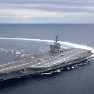 Το αεροπλανοφόρο «USS Αbraham Lincoln» εισήλθε στον Κόλπο του Ομάν: Βρίσκεται 200 χλμ. νότια των ιρανικών ακτών