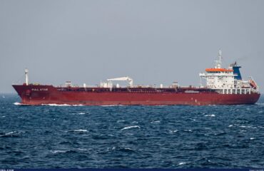 Ναυτικός αποκλεισμός Στενών του Ορμούζ από τις ΗΠΑ: Δύο πετρελαιοφόρα με προορισμό  την Κίνα ανέστρεψαν πορεία!