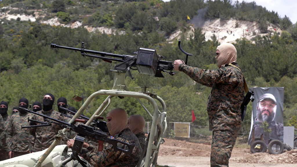 Πώς η Χεζμπολάχ αντέχει στον πόλεμο με το Ισραήλ: Ακολουθεί νέες τακτικές μετά τα παθήματα του 2024