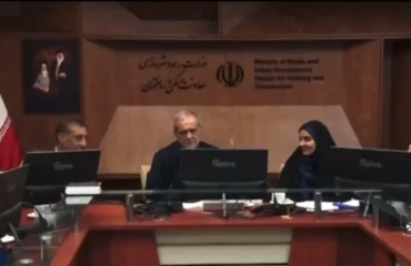 Βίντεο: Εντελώς «ζεν» ο Ιρανός πρόεδρος Μ.Πεζεσκιάν όταν του ανακοίνωσαν «επιδρομή εχθρικών μαχητικών»