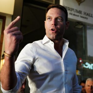 Σ.Κασσελάκης για Μ.Λαζαρίδη: «Πόσα ψέματα ακόμη;» – «Λέει ότι αποφοίτησε το 1992 – Το ίδρυμα ιδρύθηκε το 1991»