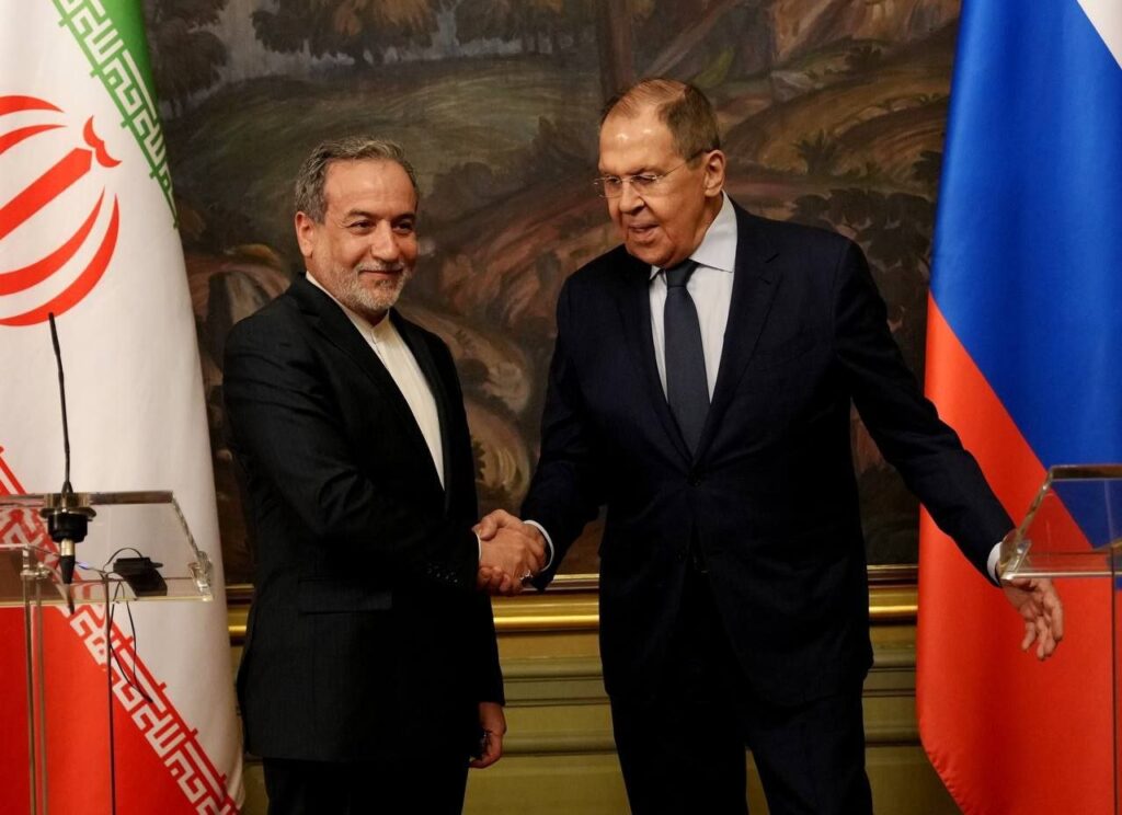 Σ.Λαβρόφ: Έκτακτο τηλεφώνημα του Ρώσου ΥΠΕΞ στον Αμπάς Αραγτσί – Τι συζήτησαν