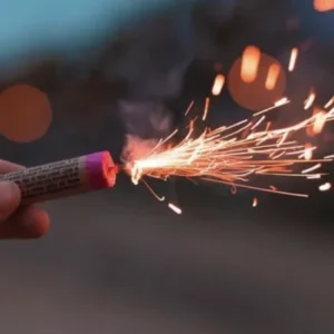 Καλά νέα για τον 14χρονο στο Μενίδι που τραυματίστηκε από κροτίδα: Γλίτωσε τον ακρωτηριασμό