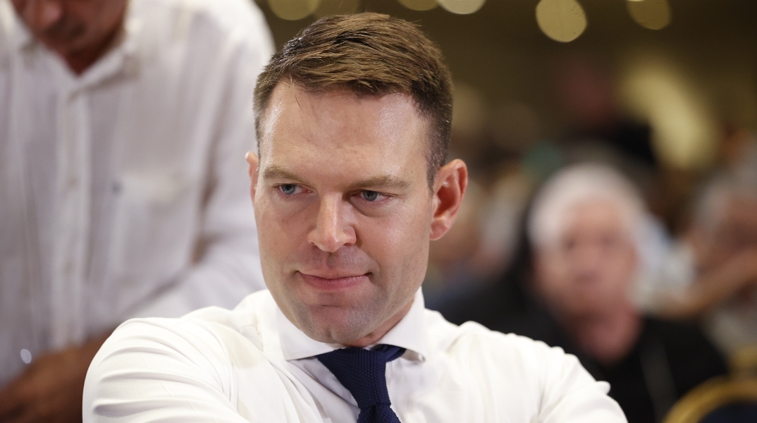 Σ.Κασσελάκης κατά Κ.Μητσοτάκη και Μ.Λαζαρίδη: «Θέλετε να έχετε υπουργούς απόφοιτους της Πρώτης Δημοτικού»