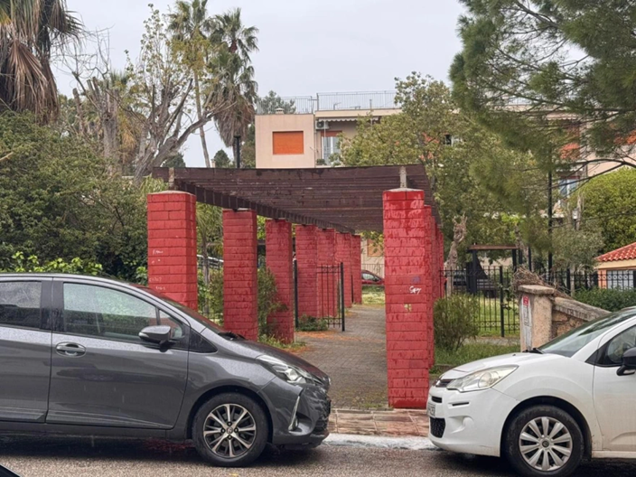 Από ανακοπή ο θάνατος της 19χρονης στην Κεφαλονιά: Φωτογραφία από το σημείο που την εγκατέλειψαν αναίσθητη (φώτο)