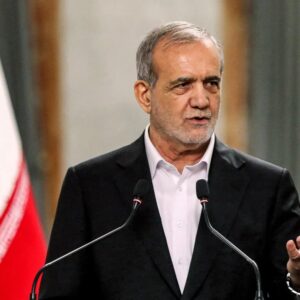 Μ.Πεζεσκιάν: «Καταδικασμένη σε αποτυχία οποιαδήποτε απόπειρα να αναγκαστεί το Ιράν να παραδοθεί»