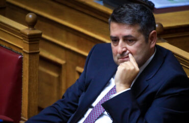 Κρίσιμα τα επόμενα 24ωρα για τον Γιώργο Μυλωνάκη: Κορυφώνεται η αγωνία για τον υφυπουργό παρά τω πρωθυπουργώ