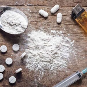 Χειροπέδες σε γιατρό στην Αθήνα που έγραφε συνταγές για ναρκωτικά σε ασθενείς του