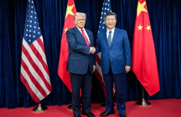 O N.Tραμπ εκθείασε την Κίνα: «Ανοίγω τα Στενά του Ορμούζ μόνο για αυτούς – Ο Σι θα μου κάνει μια δυνατή αγκαλιά!»