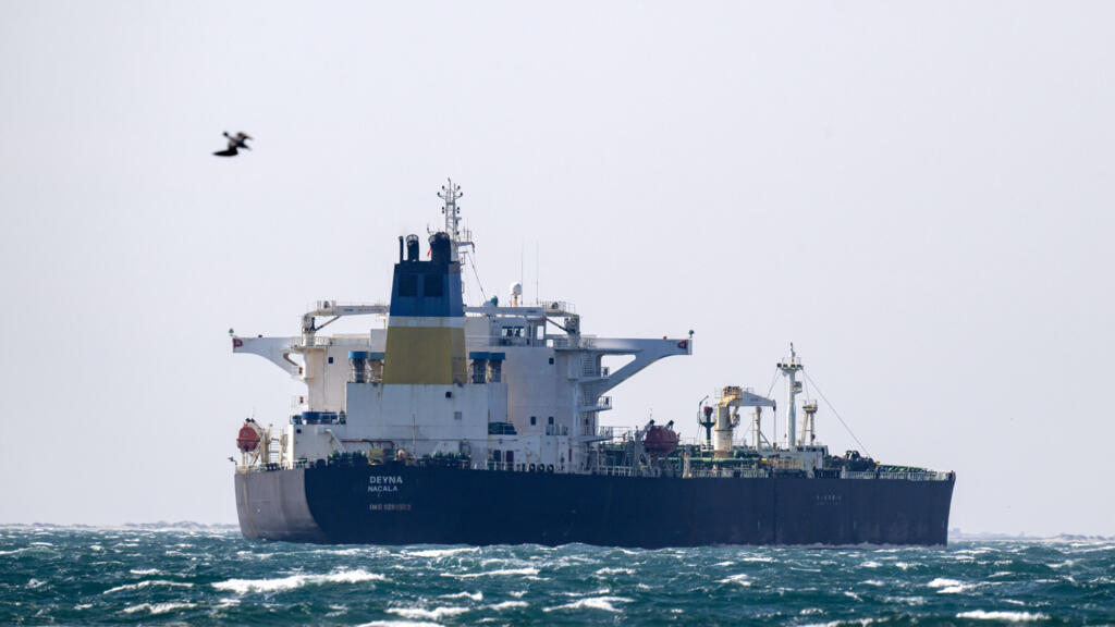 Η Γαλλία απελευθέρωσε το ρωσικό δεξαμενόπλοιο Deyna που είχε κατασχέσει στα τέλη Μαρτίου