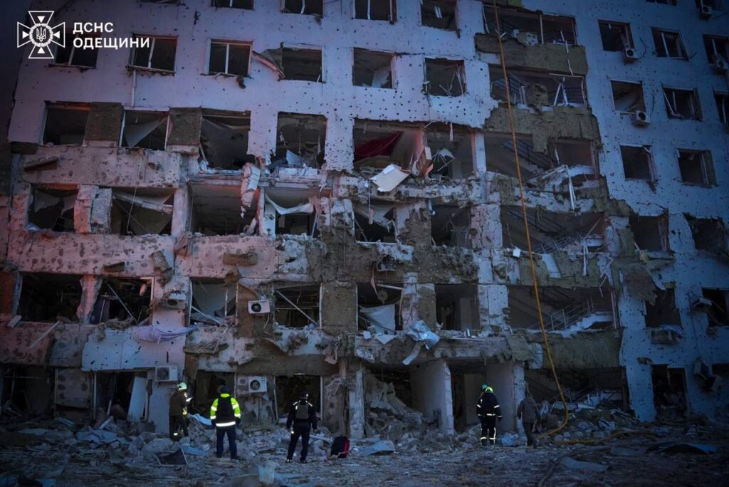 Μαζικά ρωσικά πλήγματα στην Ουκρανία: Στις φλόγες Κίεβο, Οδησσός και Ντνίπρο (βίντεο)