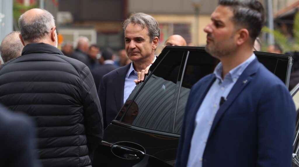 Ο Κ.Μητσοτάκης επισκέφθηκε για τρίτη φορά τον Γ.Μυλωνάκη στον «Ευαγγελισμό»