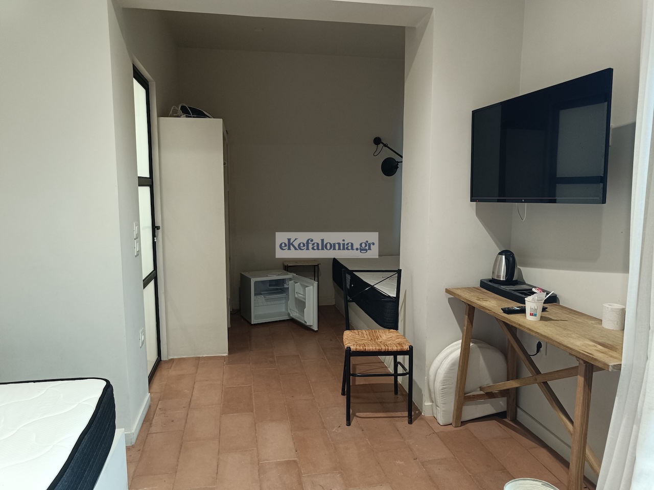 Θάνατος 19χρονης στην Κεφαλονιά: Δείτε εικόνες μέσα από το δωμάτιο – Την Παρασκευή η κηδεία της Μυρτούς