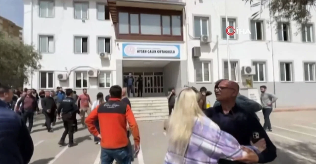 Τουρκία: Φόρο τιμής στον μακελάρη της Καλιφόρνιας Ε.Ρότζερ είχε αποτίσει ο 14χρονος που άνοιξε πυρ σε σχολείο