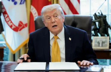 Ν.Τραμπ: «Μικρή παράκαμψη σε μια αξιαγάπητη χώρα ο πόλεμος κατά του Ιράν»