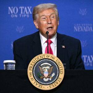 Τραμπ: «Τα Στενά του Ορμούζ είναι πλέον πλήρως ανοιχτά – Ο αποκλεισμός συνεχίζεται μόνο για το Ιράν»