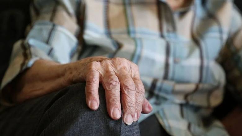 Πύργος: Συνελήφθη αλλοδαπός άνδρας που πήρε τον 2χρονο εγγονό του από το νοσοκομείο ενώ είχε πιει χλωρίνη!