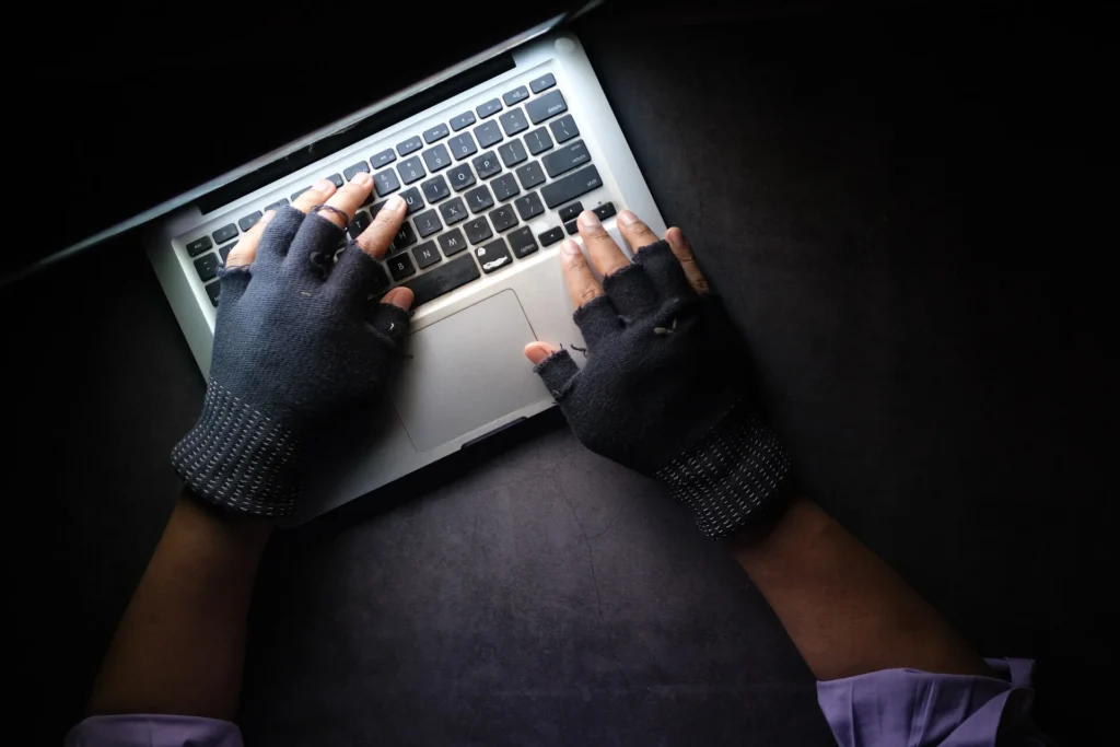 Συνελήφθη 46χρονος για παιδική πορνογραφία: Kατείχε και διαμοίραζε χιλιάδες αρχεία σεξουαλικής κακοποίησης ανηλίκων