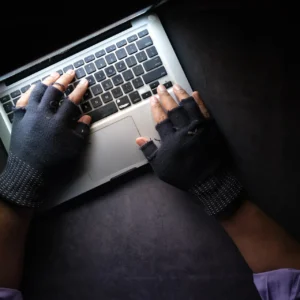 Συνελήφθη 46χρονος για παιδική πορνογραφία: Kατείχε και διαμοίραζε χιλιάδες αρχεία σεξουαλικής κακοποίησης ανηλίκων