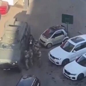 Ουκρανία: Νεκρός ο ένοπλος που άνοιξε πυρ στο Κίεβο και σκότωσε δύο ανθρώπους σε σούπερ μάρκετ (βίντεο) (upd)