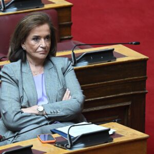 Ντόρα Μπακογιάννη κατά Μακάριου Λαζαρίδη: «Να διευκολύνει τον Κ.Μητσοτάκη και να παραιτηθεί» (βίντεο)
