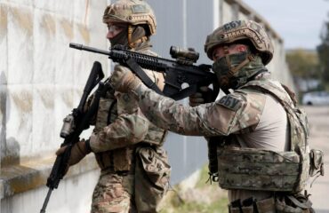 Ρωσικό Geran-2 έπεσε σαν αστραπή σε κτήριο της SBU στο Τσέρνιχοφ: Δεν έμεινε τίποτα στο πέρασμά του – Δείτε βίντεο