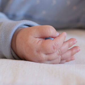 Θεσσαλονίκη: Χειροπέδες σε 20χρονη αλλοδαπή και 48χρονο δικηγόρο που δήλωσαν ψευδή στοιχεία βρέφους