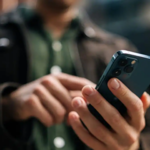 Θύμα τηλεφωνικής απάτης ανήλικος στα Χανιά: Έβαλε σε μια σακούλα μετρητά και κοσμήματα αξίας 16.000 ευρώ