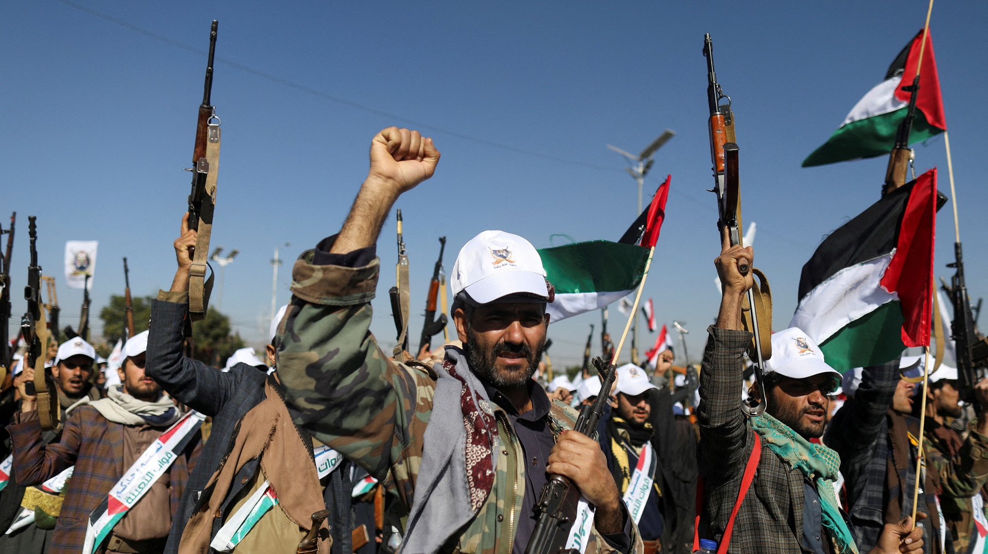 Οι Χούθι απειλούν να κλείσουν το στενό Μπαμπ αλ-Μαντέμπ: «Κανείς δεν θα μπορέσει να το ανοίξει»