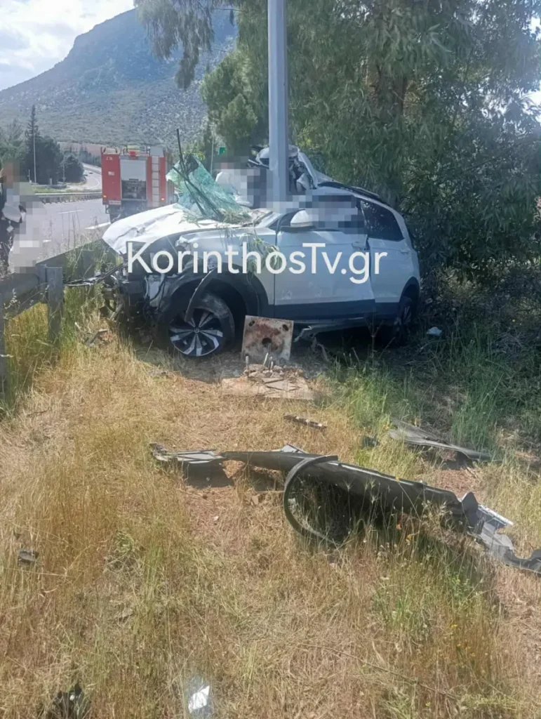 Σοβαρό τροχαίο στη Νεμέα: ΙΧ εξετράπη της πορείας του και προσέκρουσε σε κολώνα φωτισμού (φωτο)